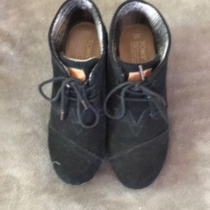 Toms black suede wedge bootie